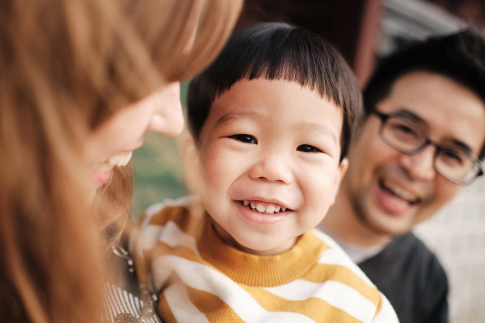 Peek-a-Boo - Hirashiki Winter Family Photo