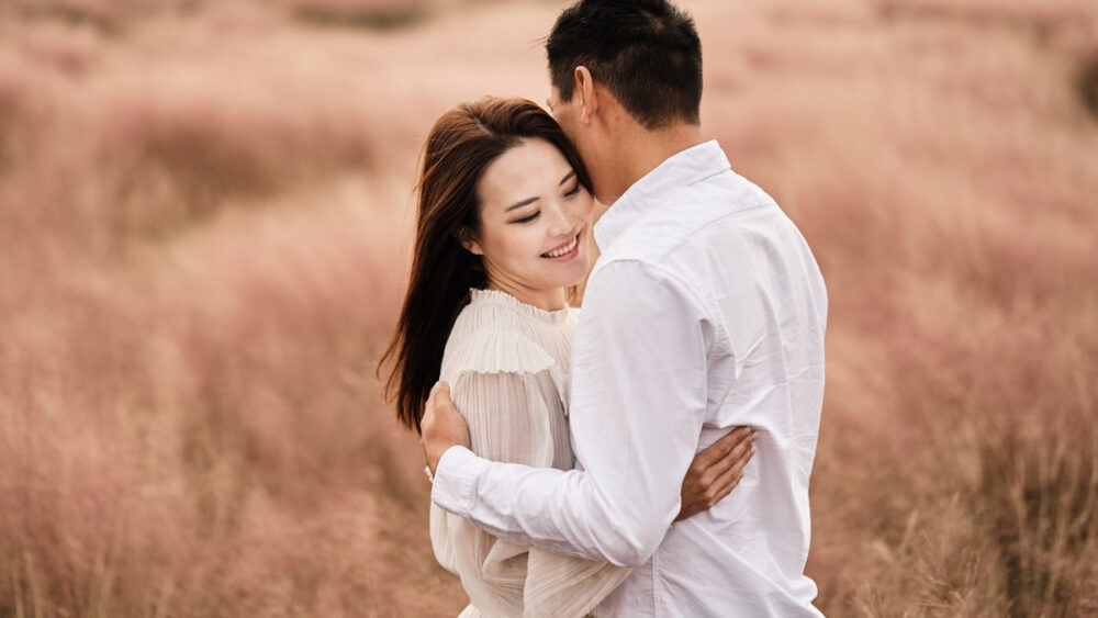 Jeju Island Pink Muhly Grass Pre-Wedding